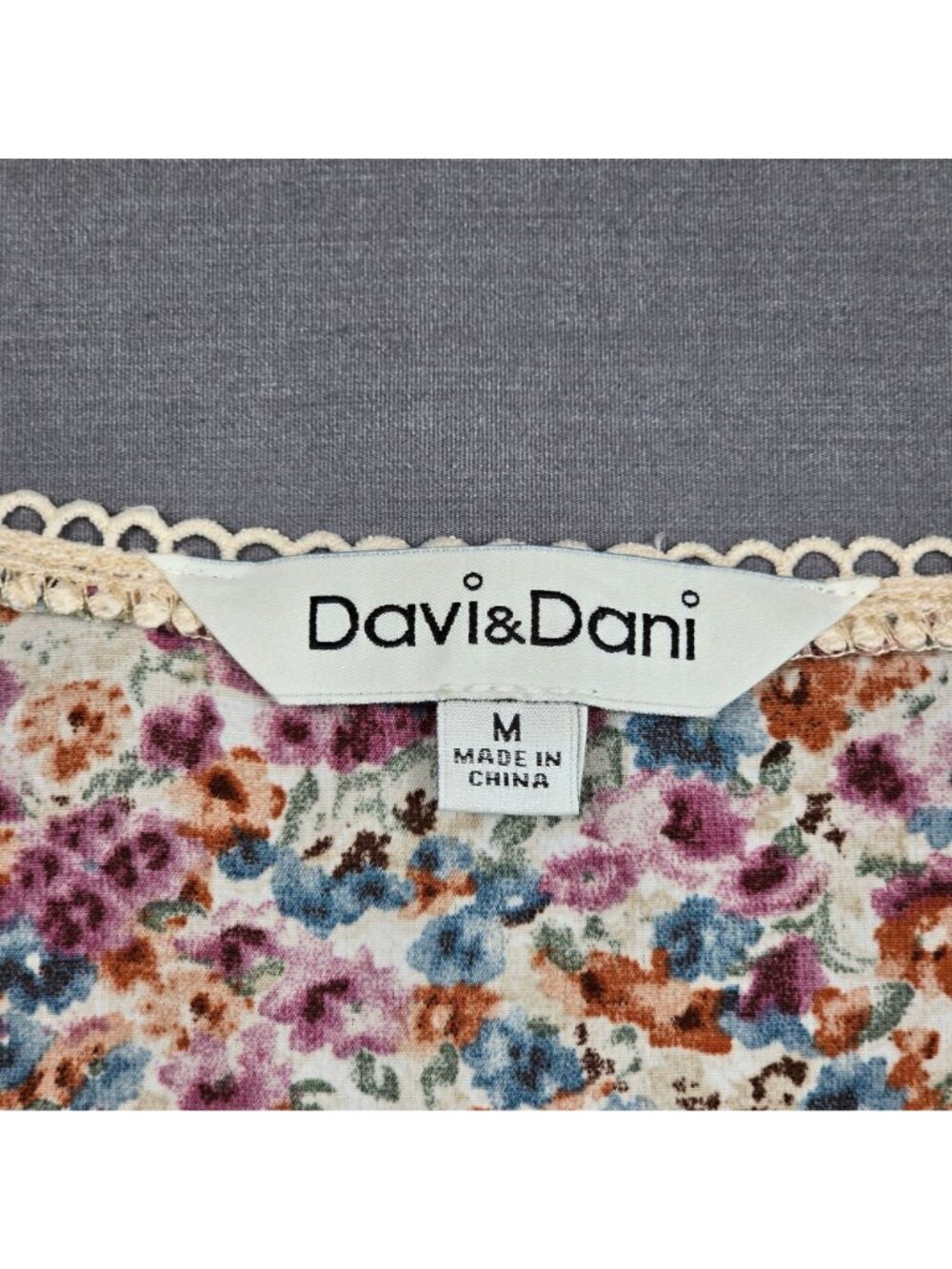 Davi & Dani Boho Medium Floral Long Sleeve Blouse Multicolor Lightweight Top - Picture 2 of 4
